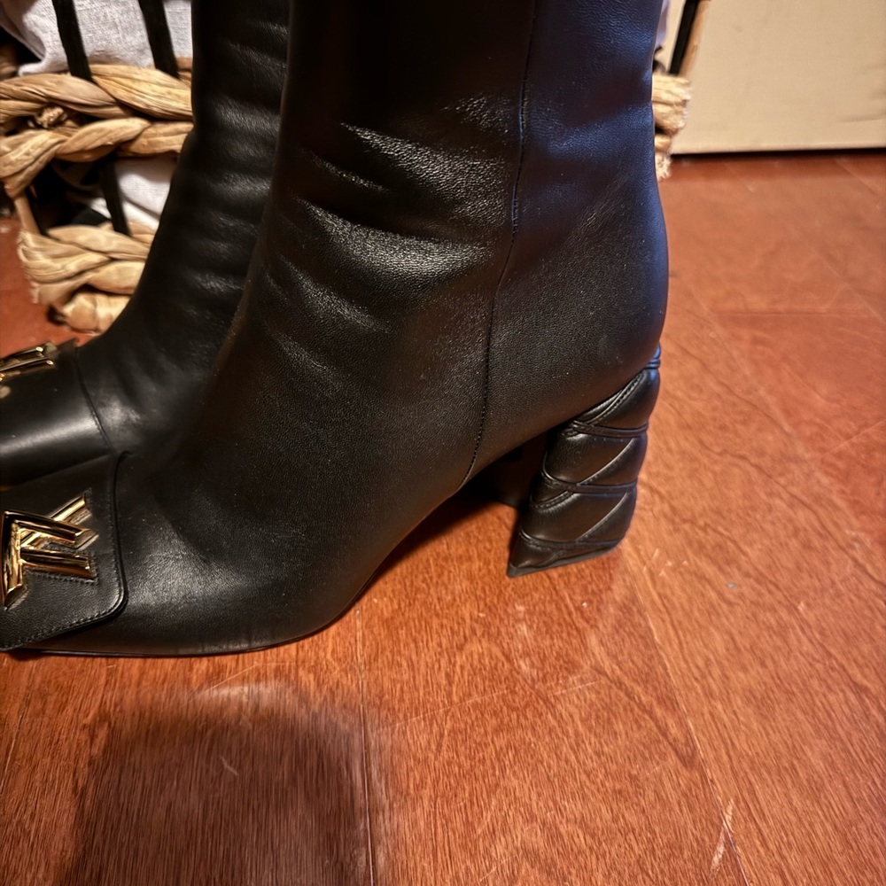 Louis Vuitton Black Leather Women's Boots with Gold Logo Accent - Picture 2 of 6